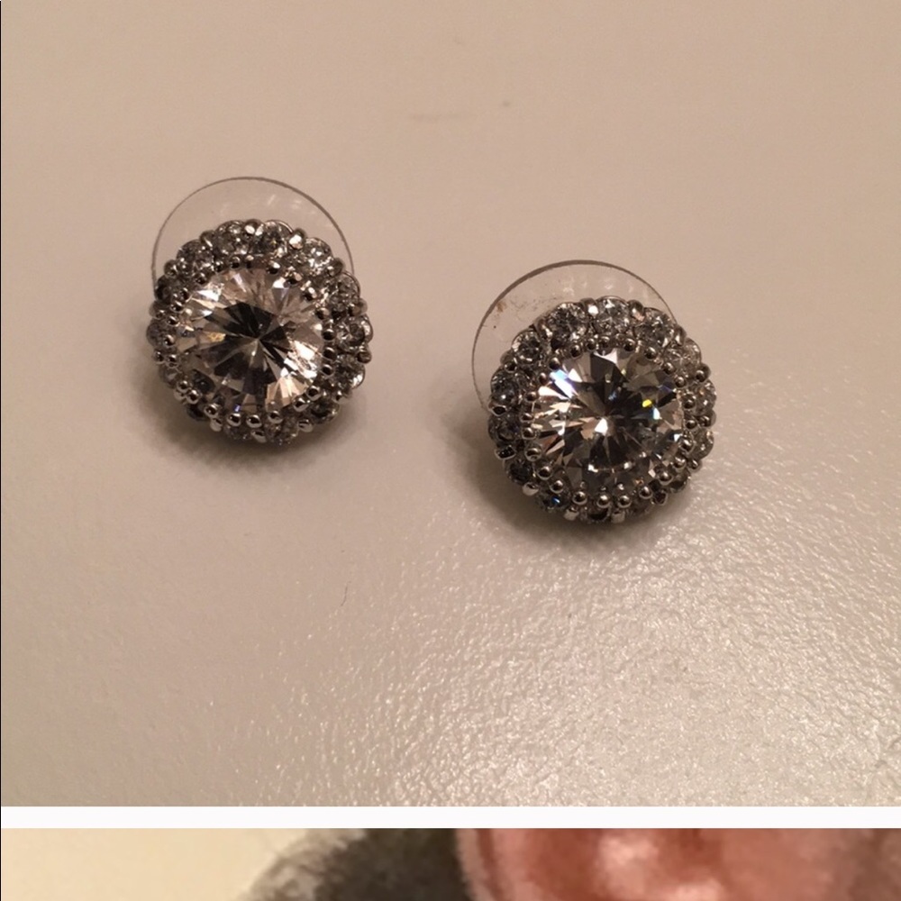 Earrings - Picture 5 of 6